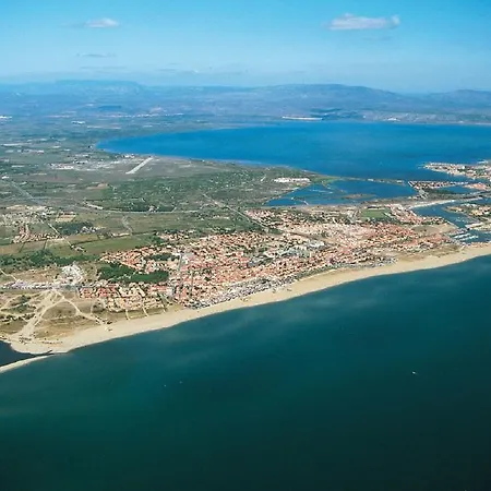 Appartement Studio Dans Lotissement Calme Proche De La Mer